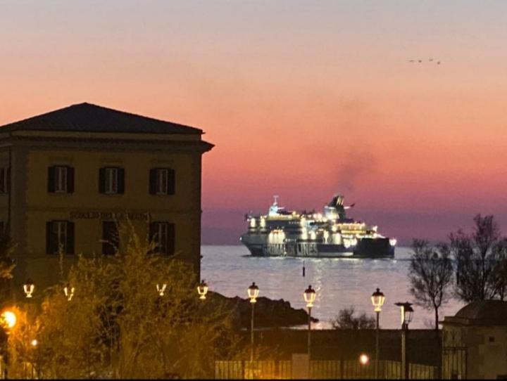 Sunset 39 Apartman Livorno Kültér fotó